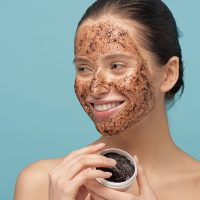 Advantages of Using Coffee Grounds to Treat Your Skin